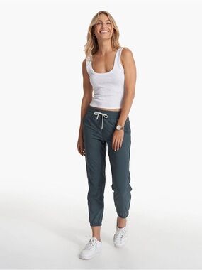 Vuori Women’s Weekend Jogger Pants Green/Gray Small Sustainable Quick Dry Travel